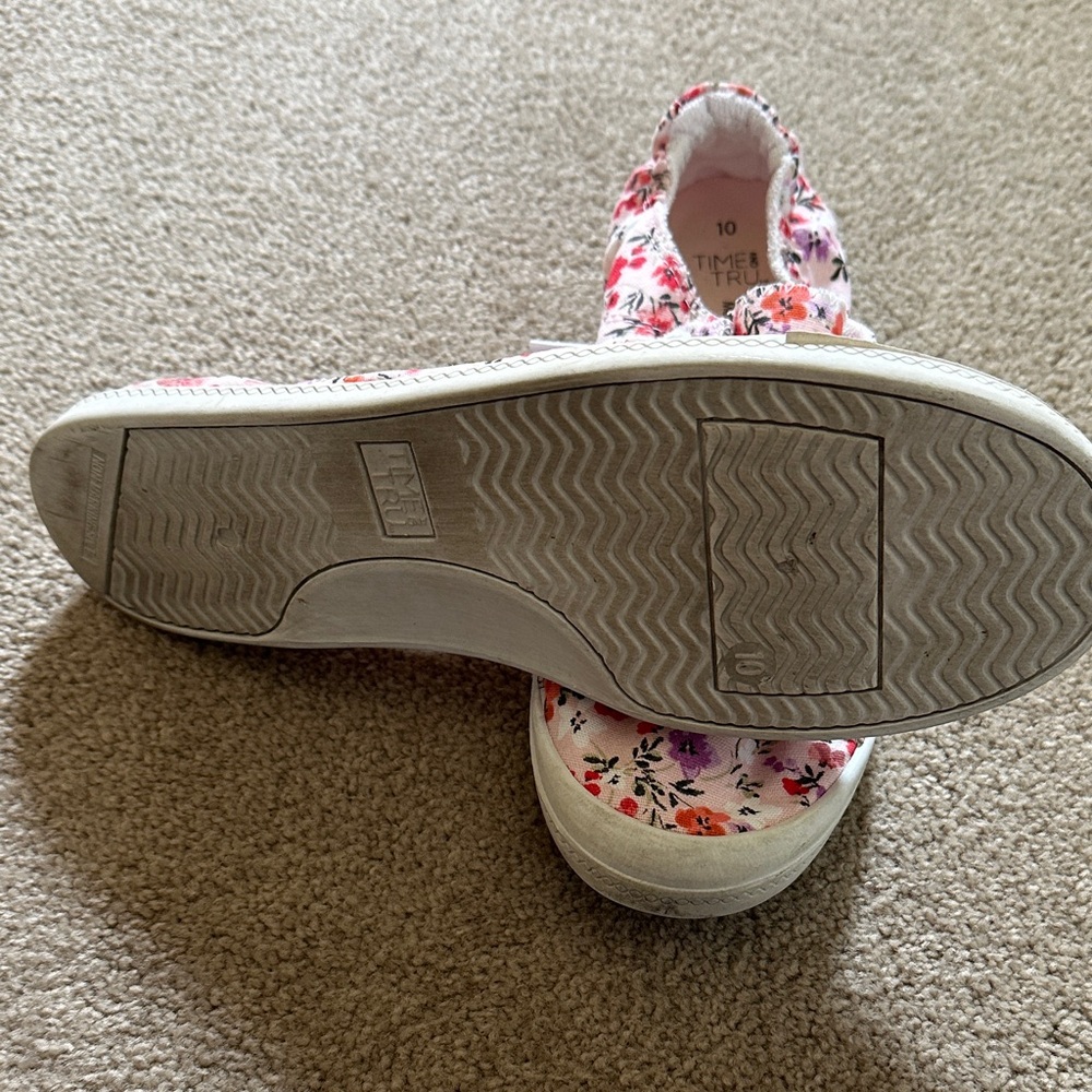Time and Tru Pink Floral Lace-Up Womans Sneakers - Picture 5 of 7